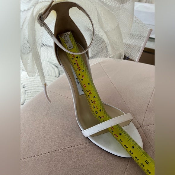 Like New Jimmy Choo White Aveline 100 - Picture 8 of 8